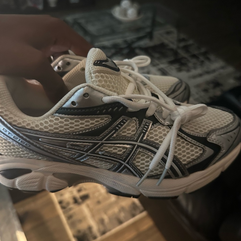 ASICS Women's White and Black Running Shoes